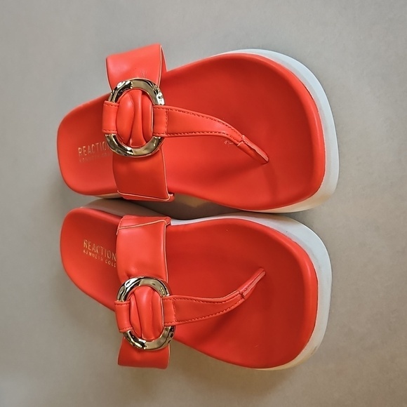 Kenneth cole reactions Tina toe post sandals - Picture 2 of 15